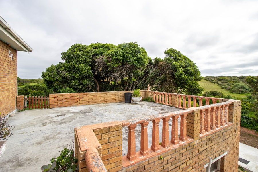 4 Bedroom Property for Sale in Kleinbaai Western Cape